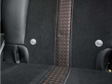 ◆ISOFIX◆シートベルトいらずでチャイルドシートと固定金具を連結するだけでがっちり固定できます。