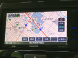 スムーズな操作で目的地を設定できる地図画面。詳細な地図情報で、初めての場所でも安心して走行できます。