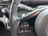 自社整備工場で点検整備をおこなってからお渡ししています。車検が残っている場合は『12ヶ月点検整備』を、車検整備付きの場合は『車検整備』をおこないます。整備費用は車両本体価格に含まれています。