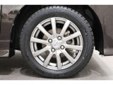 社外のアルミホイールが足元を飾ります!タイヤサイズは165/55R15です。