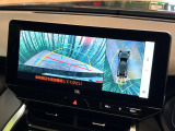 【パノラミックビューモニター】専用のカメラにより、上から見下ろしたような視点で360度クルマの周囲を確認することができます☆死角部分も確認しやすく、狭い場所での切り返しや駐車もスムーズに行えます。