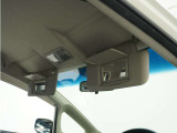 ◆バニティミラー付きサンバイザー◆サンバイザーには小型のミラーが付いており、車内で身だしなみを整える際に役立ちます♪