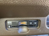 純正ETCでビルトインです。インパネに収まり見た目もスッキリです!高速道路の料金所でお金を用意する手間がいりません!