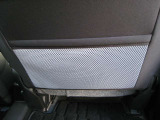 運転席背面にはメッシュポケット