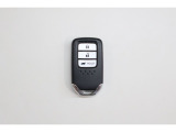 スマートキーはカバンの中やポケットに携帯するだけでドアロックの開閉・エンジンスタートが可能です!