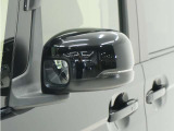 ◆ドアミラーウインカー◆ドアミラーにウインカーを装備しています。対向車に自身の進行方向を合図し安全に運転できます。