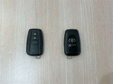 中古車としてスマートキーが2個あるのは重要なチェックポイント!「イモビライザー」内蔵のスマートキーは便利なのですメカニカルキーと比べて高価なのです。