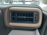 運転席エアコン吹き出し口周辺のお写真です。