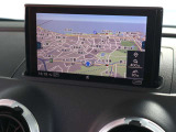 ●アウディ・マルチメディア・インターフェイスは、ナビゲーションやオーディオ機能だけでなく、車両の様々な設定が行える最先端のインターフェイスユニットです。