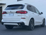 BMW専門のメカニックが、100項目にも上るポイントを徹底的にチェック。交換基準に達した部品があれば、弊社負担にて交換後、お客様へご納車致します。