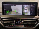 【バックモニター】&rdquo;R&rdquo;レンジにシフトチェンジして頂くとバックカメラとセンサーが起動し駐停車時の運転をサポートします。