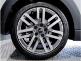 BMW純正アルミホイールです。納車時にはアルミホイールコーティングも承っております!是非ご検討下さいませ。