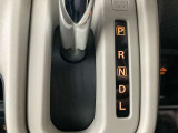 【CVT】低速から中速域ではショックの少ないスムーズな加速を実現。高速域では回転数を抑え、燃費の向上に貢献します。