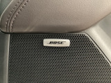 BOSE社との共同開発により室内空間に最適な音響チューニングを施し、クリアで臨場感のあるダイナミックサウンドをお楽しみいただけます。