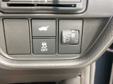 横滑りを抑制し車の姿勢の安定を図るVSA機能を搭載。運転席とリアゲート本体に開閉スイッチを装備し、とても便利な電動リアゲート!