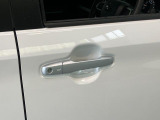 品質へのこだわり!フロアマットやシートなど車内をキレイに清掃し、ニオイや汚れなどを徹底的にクリーニングしてもらっております。室内はピカピカです☆