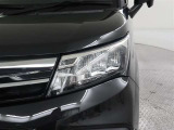 ☆暗い夜道も明るく照らします☆LEDヘッドライト装着車!夜間のドライブも安心ですね♪消費電力が少なく明るいなんて◎です