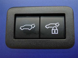 パワーバックドアを装備しています。バックドアを運転席からも開閉できます、便利ですよ。