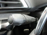 輸入車は、左がウインカー右がワイパーです