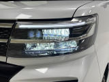 【LEDヘッドランプ】悪天候や夜間走行も良好な視界を確保してくれるので安心して運転できます♪