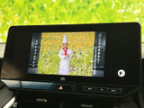 停車時に映像コンテンツを楽しめるTV機能を搭載。移動時間の合間や休憩時に、リラックスしたひとときを演出。