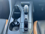 電動パーキングブレーキを搭載。スイッチ操作でパーキングブレーキを作動・解除することが可能ですので、操作の力が不要ですよ♪