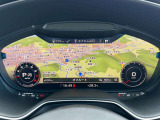 バーチャルコックピットに地図画面拡大で表示した画像です。周りの状況を広く把握出来ることに加えナビゲーション利用中の視線移動を少なくして安全運転に寄与します。