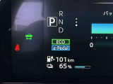 日産サクラのエコモードは、アクセルを踏んだ時の加速を緩やかにし、エアコンの消費電力を抑える機能です。電力を節約してバッテリーを長持ちさせられるため、航続距離を少しでも延ばしたい時に役立ちます。