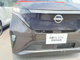 白色LEDを使用したヘッドライトは明るいのに節電、しかも長寿命。対向車や前方を走る車をよけて歩行者などをハイビームで照らす、アダプティブLEDヘッドライト付き!暗い夜道などの安全性が高まりますね!
