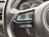 【ハンドルスイッチ】ハンドルを握ったまま、この車の快適装備を操作することが可能です☆詳しくは営業スタッフまでお尋ねください☆