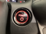 エンジンスタートスイッチ☆キーが車内にあれば、エンジンの始動・停止はブレーキを踏んでスイッチを押すだけ!キーを取り出す手間を省き、ワンプッシュでエンジンを操作するので簡単でスムーズです。