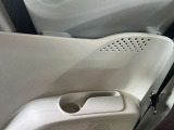 3列目の後部座席もドリンクホルダーが充実しています!