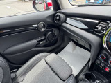 こちらのお車はMINI NEXT鶴ヶ島に展示中です。☆お問合せをお待ちしてます!