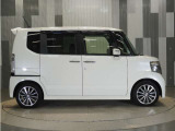 全車整備代金を車両本体価格に含んでおります。法定点検整備または定期点検を実施し、点検記録簿を発行致します。