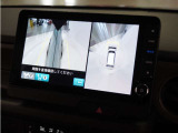◆マルチビューカメラシステム◆運転席から見づらい前後左右を、ナビ画面の映像で確認。見通しの悪い交差点や狭い道でのすれ違い、駐車などをサポートします。