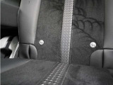 ◆ISOFIX◆シートベルトいらずでチャイルドシートと固定金具を連結するだけでガッチリ固定できます。