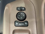 キーフリー連動で施錠時に格納します。降車の直前まで後方確認ができ、閉じ忘れも防げます。