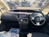 運転者にとっては日々使用することとなる運転席です。運転席が快適だと運転に集中することができますね。
