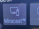 Miracast内蔵です。アンドロイドスマホをお持ちの方は、Bluetooth接続にてスマホ内の画像や動画、音楽などを映し出すことが出来ます。一部、使用できない機種もあります。