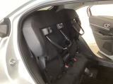 リアシート座面を持ち上げると、背の高い荷物を積むのに便利なトールモードに変身します!多彩なシートアレンジで使い勝手良好!
