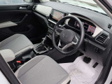 認定中古車保証1年間距離無制限の保証とロードアシスタンスサービスが全車に付帯されています。また、1年間または2年間の延長保証(有償)もご利用いただけます。
