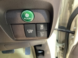 【eコンスイッチ】低燃費運転をサポートするECONモード。スイッチをONすると、エンジンやトランスミッション、A/Cなどを協調制御し、燃費の向上に貢献。エコドライブの効果を高めます。