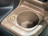(前席/掘り込み式)ホットカップホルダー☆保温付で温活が車内でも実現♪600mlのペットボトルまで対応しておりスイッチ1つで温かい飲み物は保温を、冷たい飲み物は常温にしてくれます