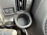 運転席側のドリンクホルダーです!