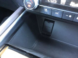 電源ソケット付きです。