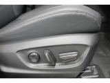 ■電動パワーシート■ 電動でシートポジションを微調整できます。貴方に合った運転姿勢ができます。