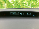視認性の高いメーターで、車の状態をひと目で確認できます。スムーズな運転操作をサポートするでしょう。