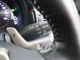 オートライトで暗くなってきた時やトンネルに入った際自動点灯致します。