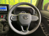 インテリアに合わせたデザインのステアリングは、運転される方のことも考え、運転しやすい形状、大きさです。是非一度、実際に触ってお確かめください。