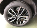 【アルミホイール】純正のアルミホイールがついてます!足元が引き立ち、車の印象がより良くなります!
